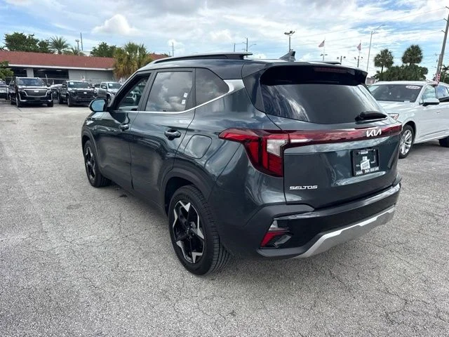 Used 2024 Gray Kia EX image 5