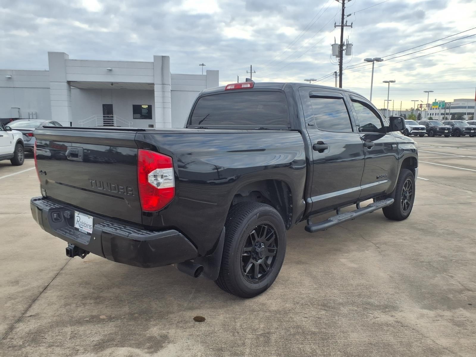 2021 Toyota Tundra 4WD photo 2 of 26