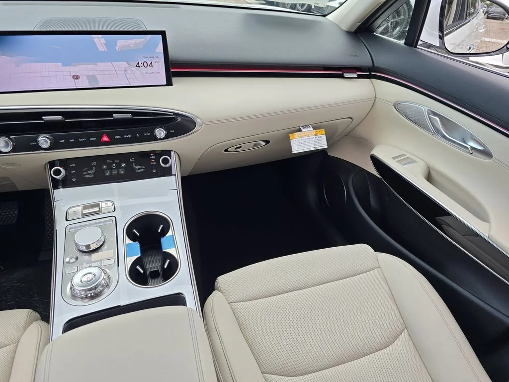 New 2026 White Genesis 2.5T image 10