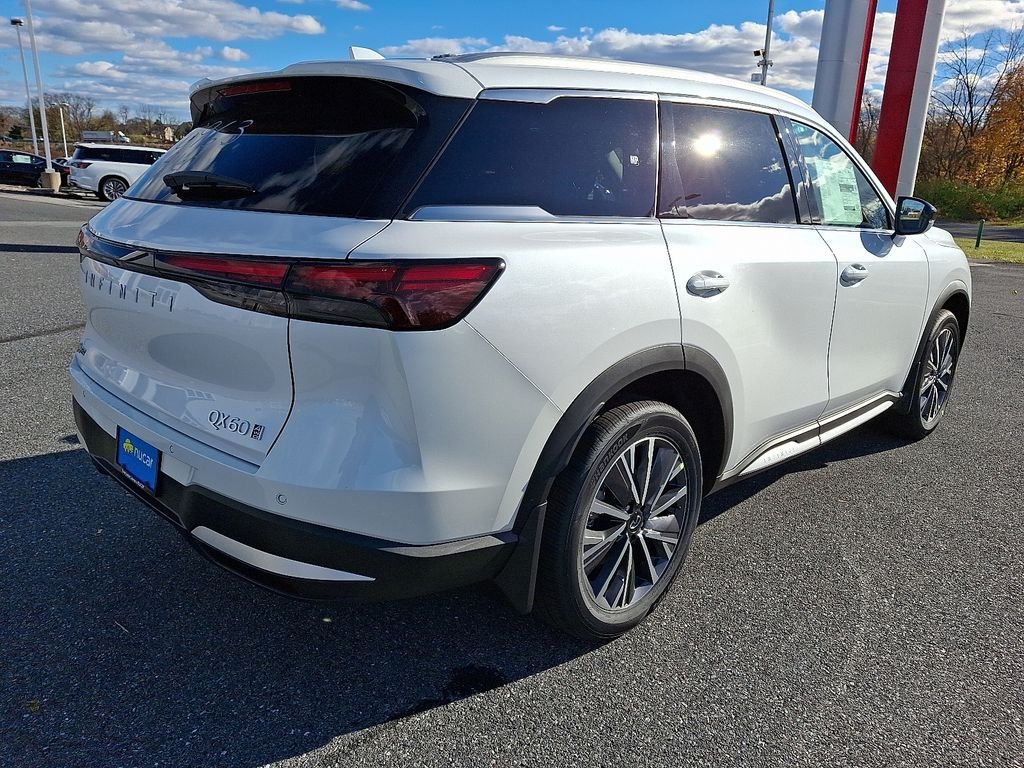 New 2026 RADIANT WHITE INFINITI Luxe AWD image 4