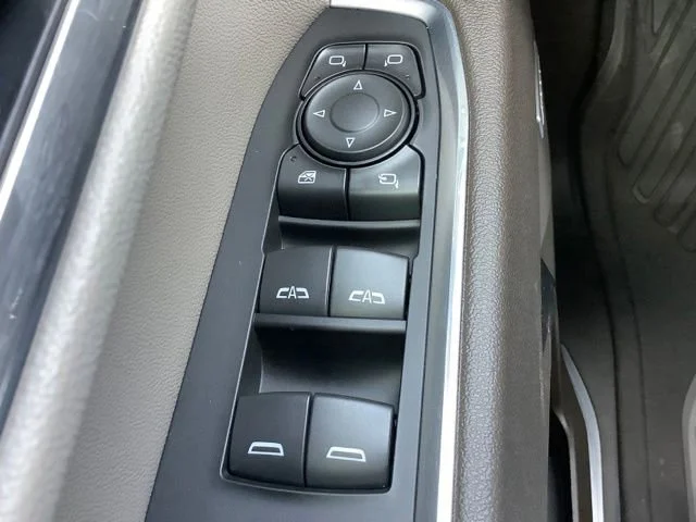 New 2026 Summit White GMC SLT image 24