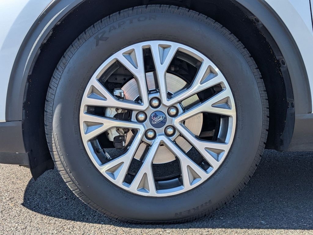Used 2022 Star White Metallic Tri-Coat Ford SEL image 24