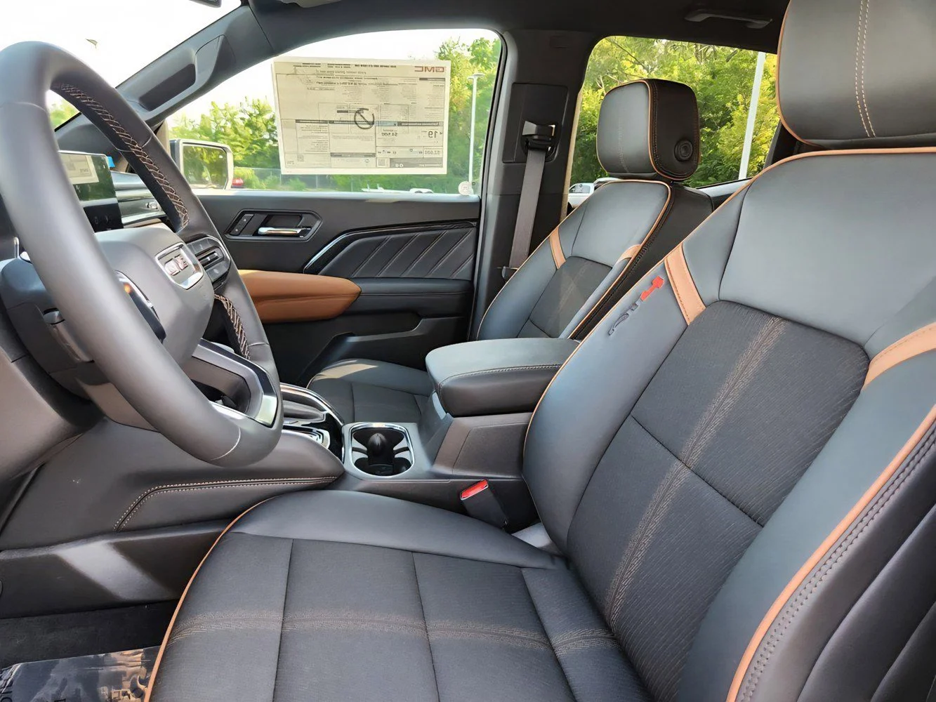 2026 GMC Canyon AT4 - Photo 15