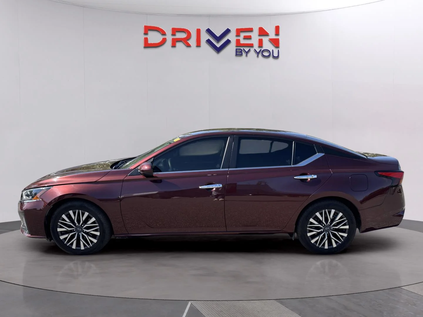 Used 2023 Garnet Pearl Metallic Nissan 2.5 SV image 2