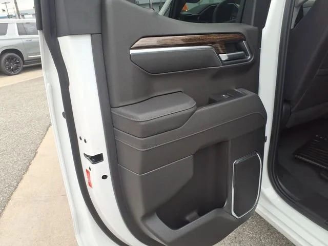 Used 2026 Summit White GMC SLE image 11