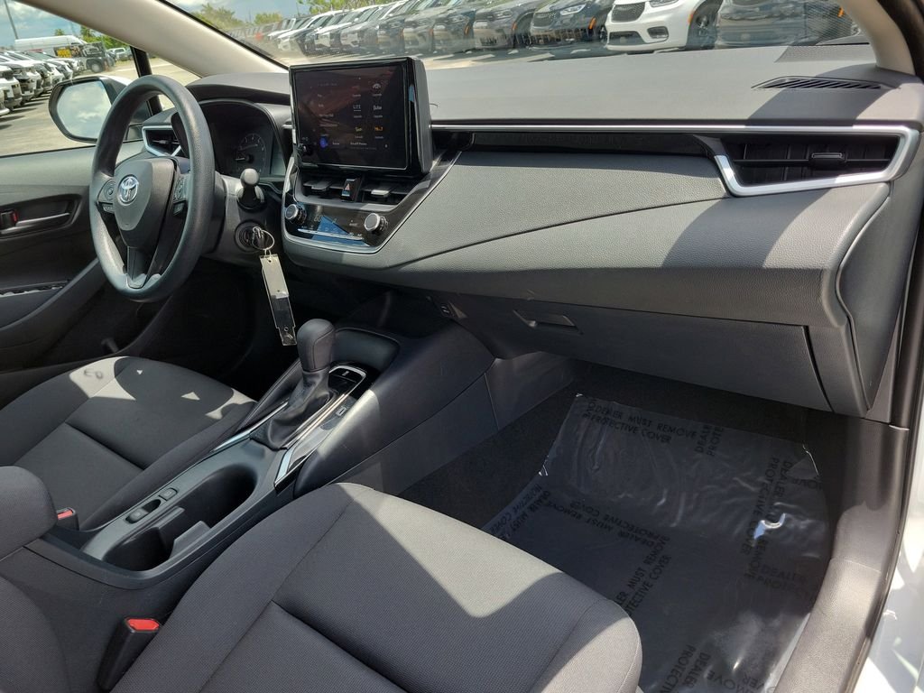 Used 2023 White Toyota LE image 10
