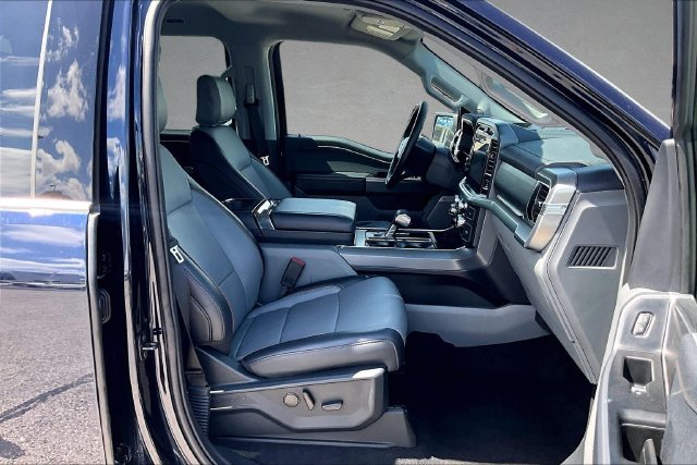 Used 2025 Blue Ford Lariat image 5