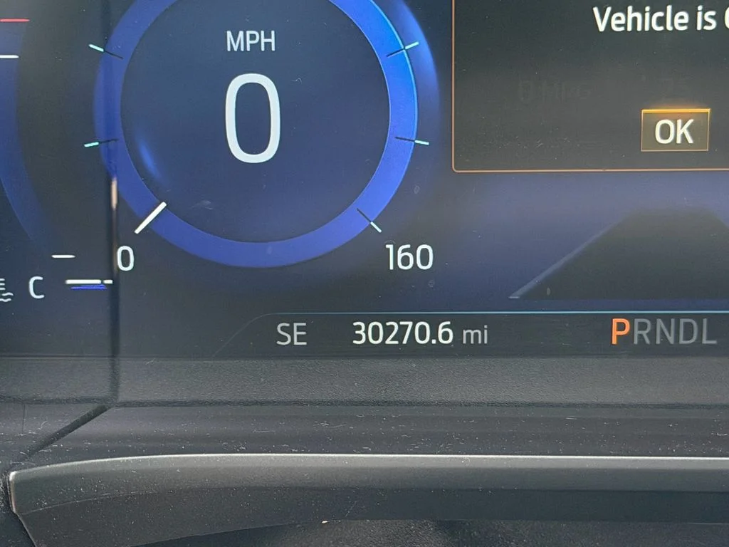 Used 2022 Gray Ford SEL image 13