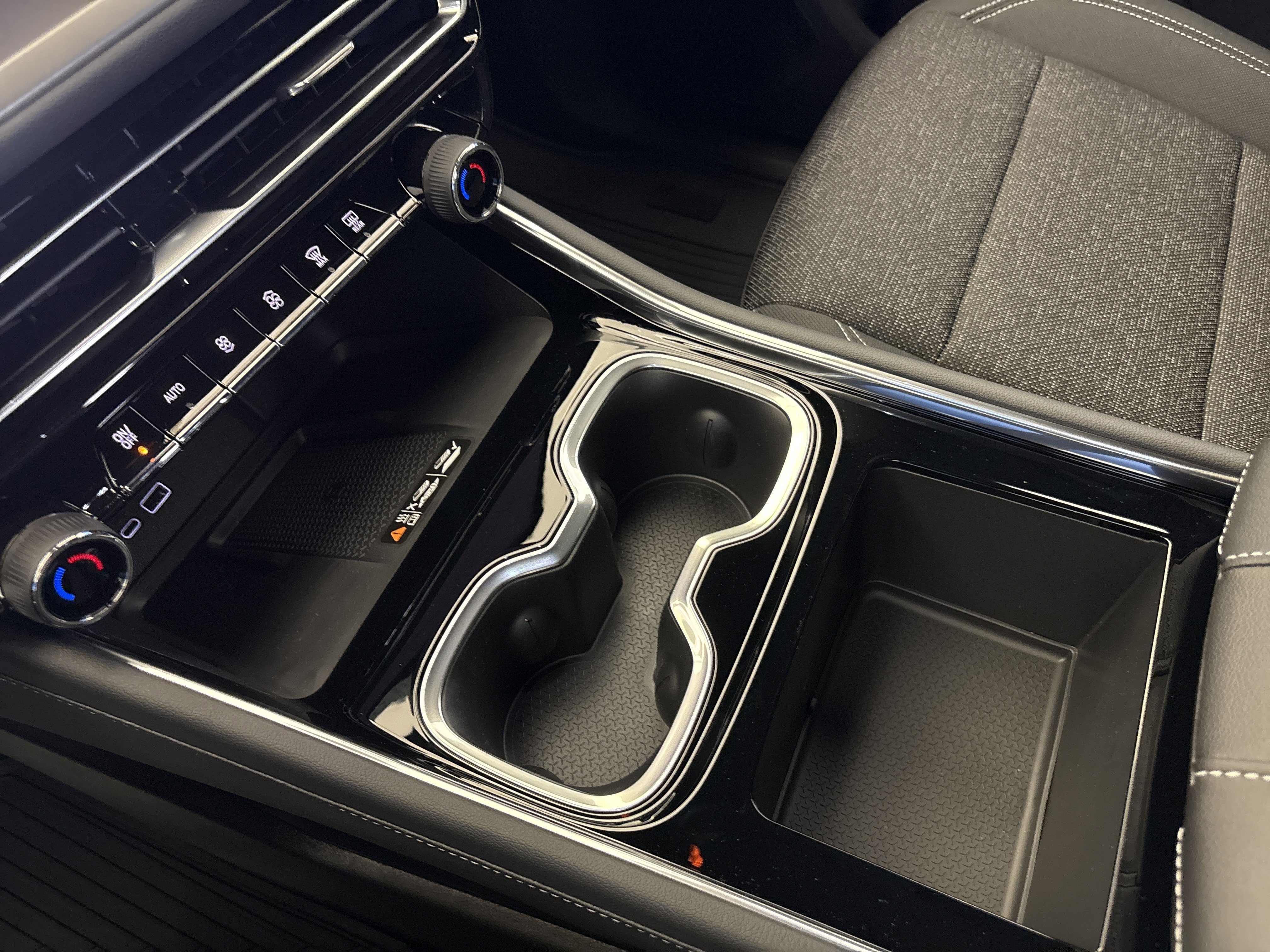 New 2026 Mosaic Black Metallic Chevrolet LT image 22