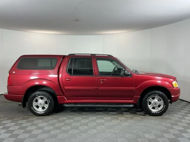 Used 2004 Red Fire Clearcoat Metallic Ford XLS image 4