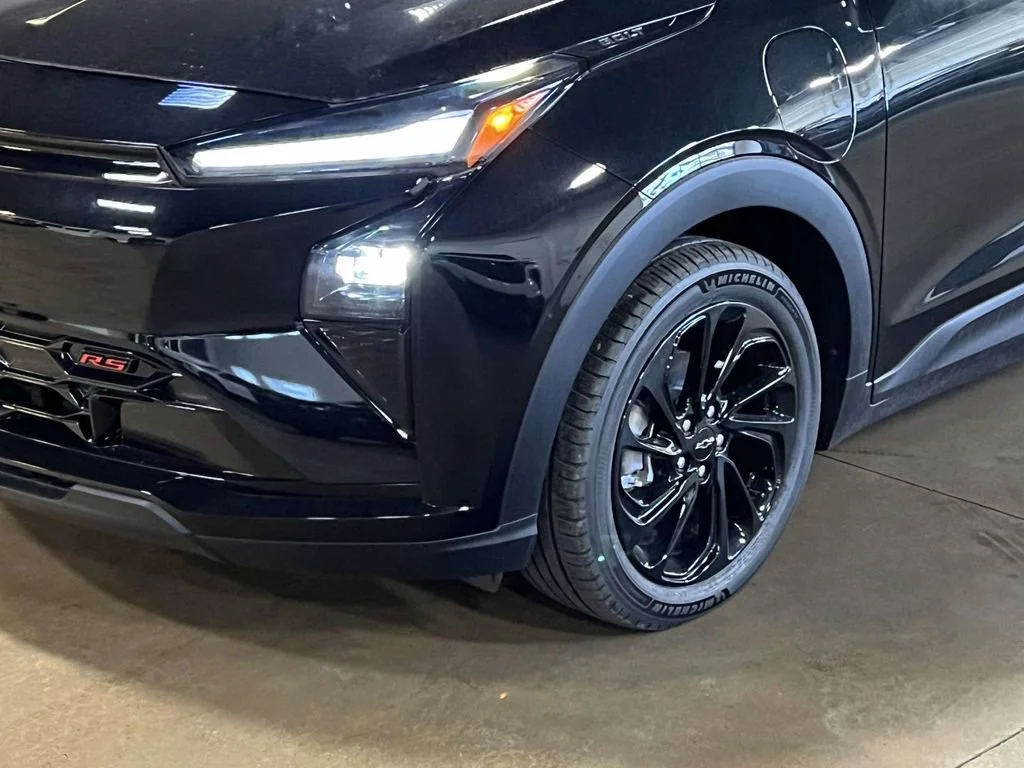2027 Chevrolet Bolt RS - Photo 7