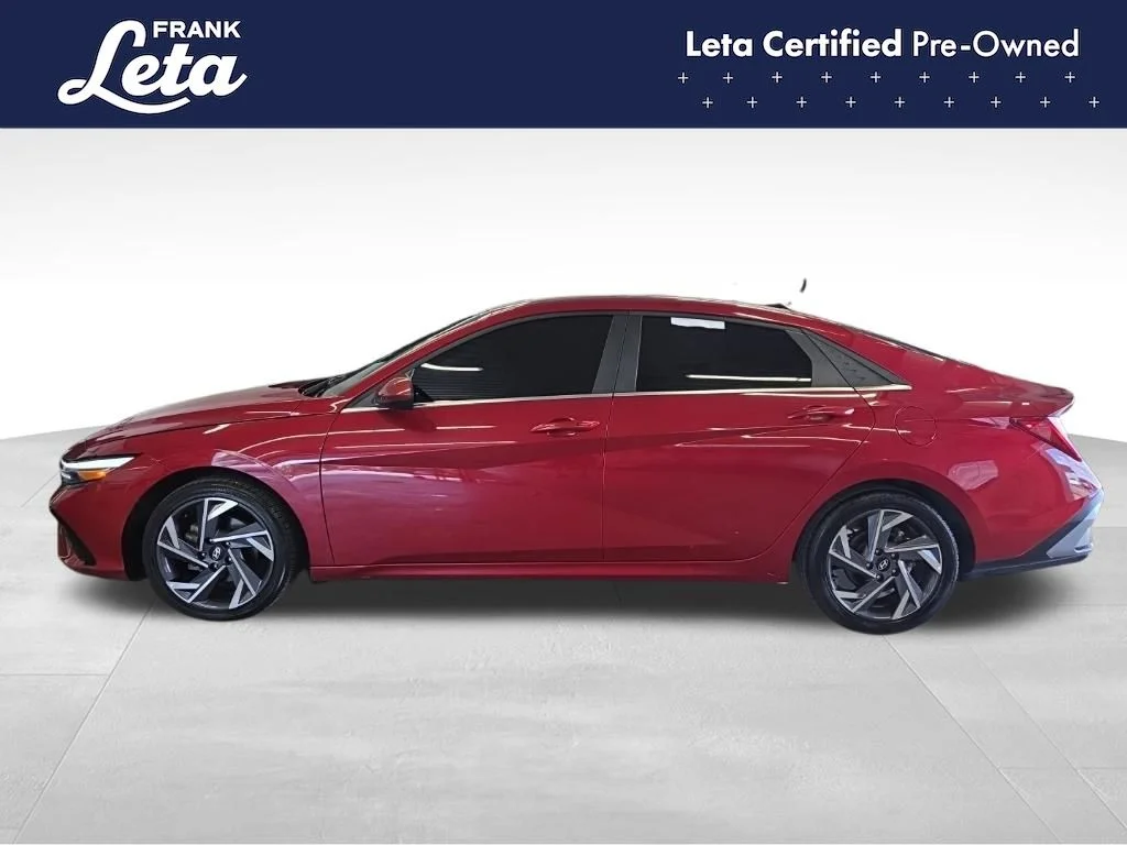 Certified Used 2025 Red Hyundai SEL Convenience image 3