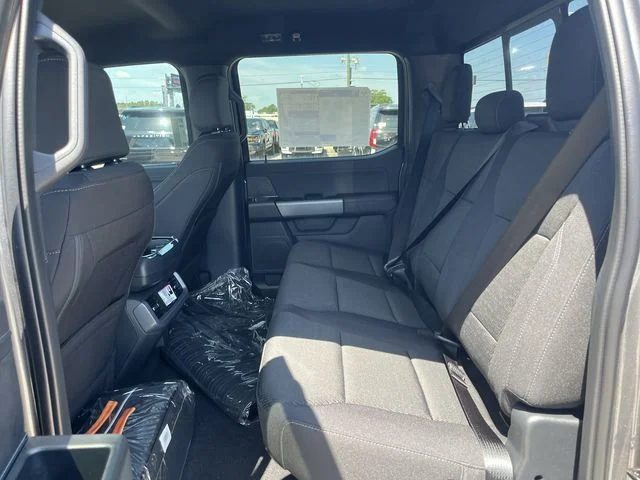 New 2026 Carbonized Gray Metallic Ford XLT image 13
