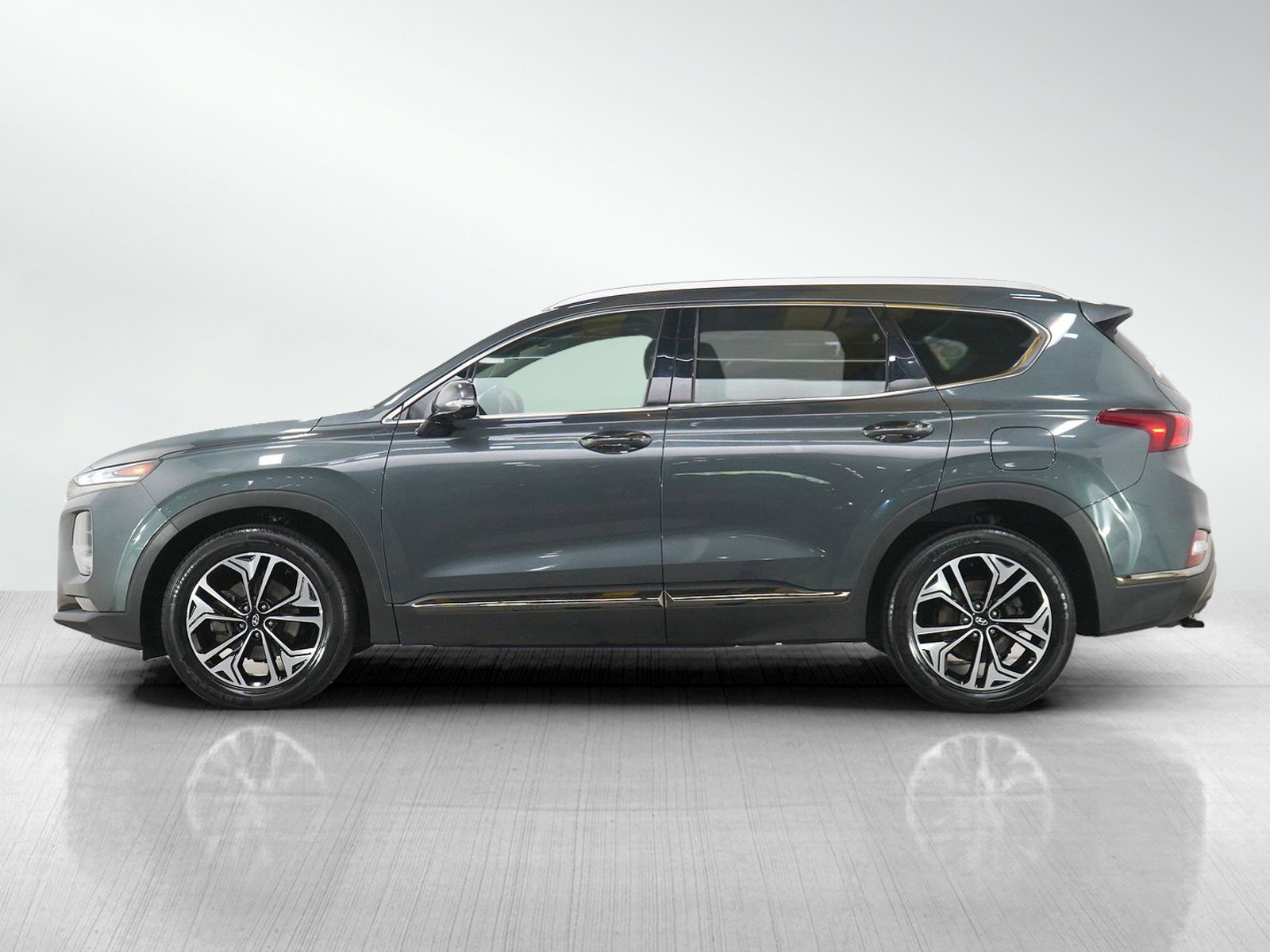 Used 2020 Hyundai Santa Fe Limited with VIN 5NMS5CAA2LH257832 for sale in Minneapolis, Minnesota