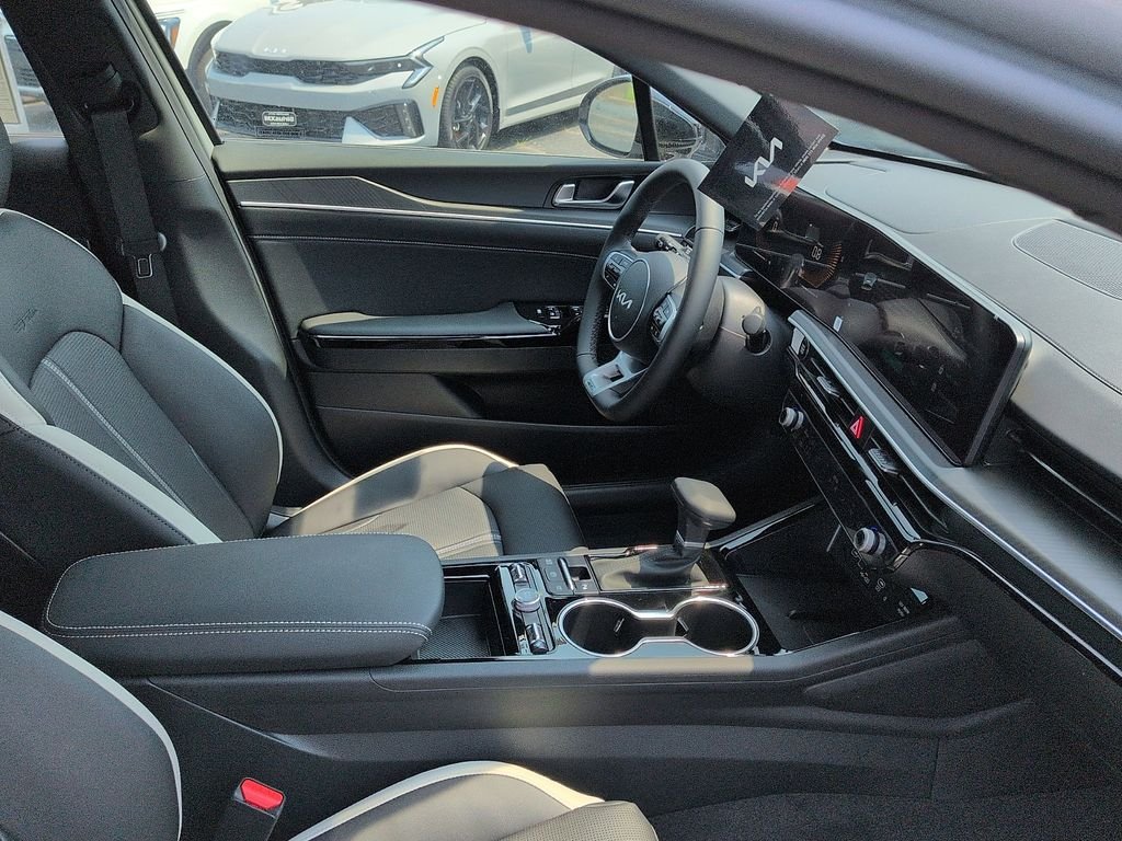 New 2026 Wolf Gray Kia GT-Line FWD image 7