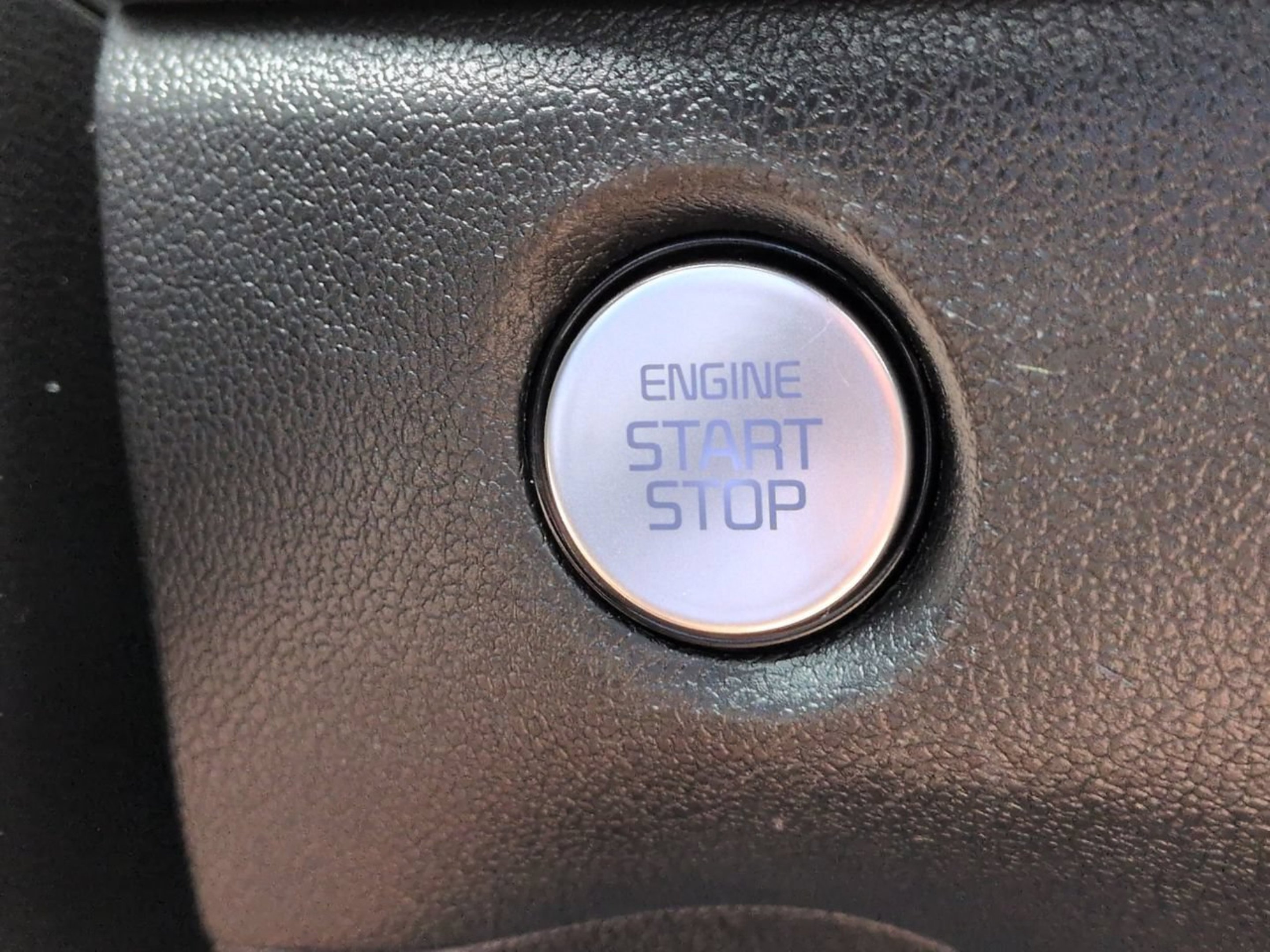 Certified Used 2025 Wolf Gray Kia S image 35