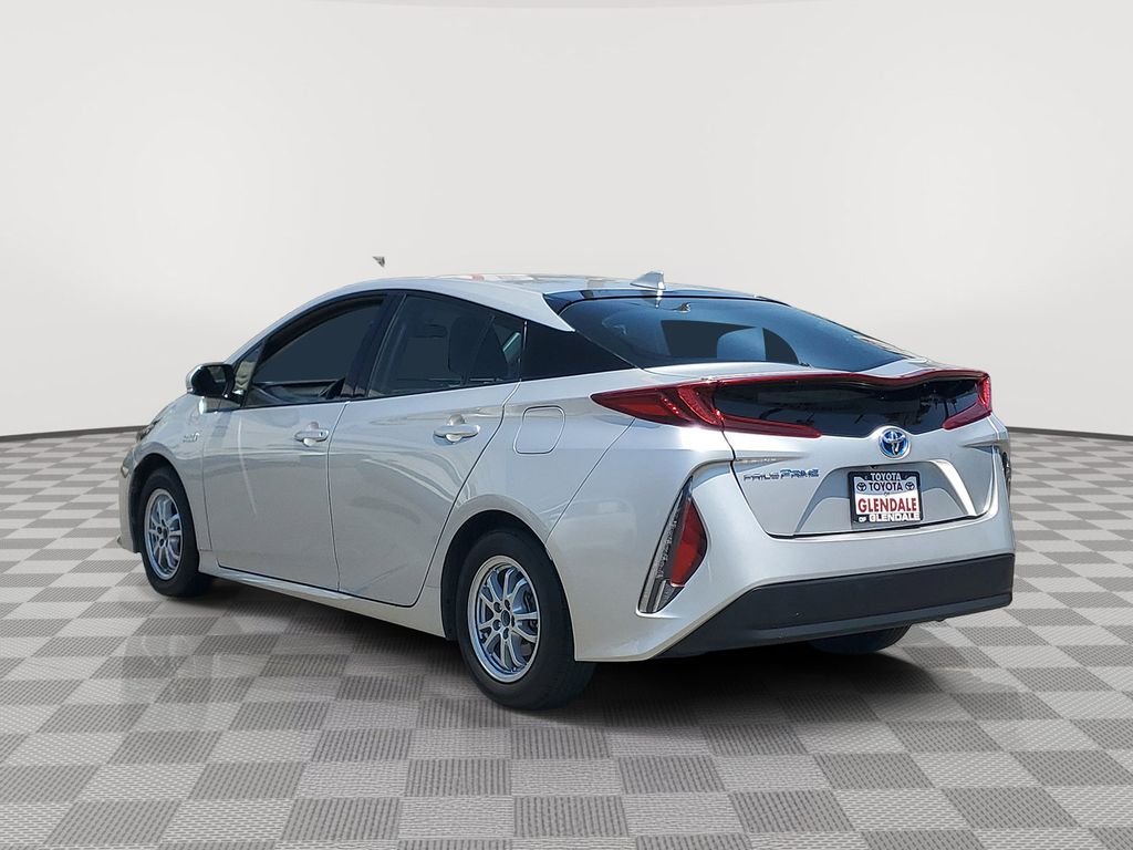 Used 2017 Classic Silver Metallic Toyota Plus image 3