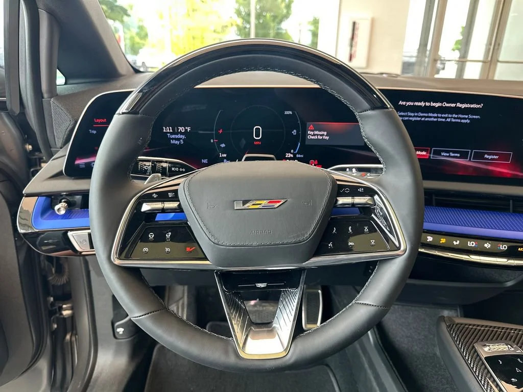 2026 Cadillac OPTIQ V-Series - Photo 17