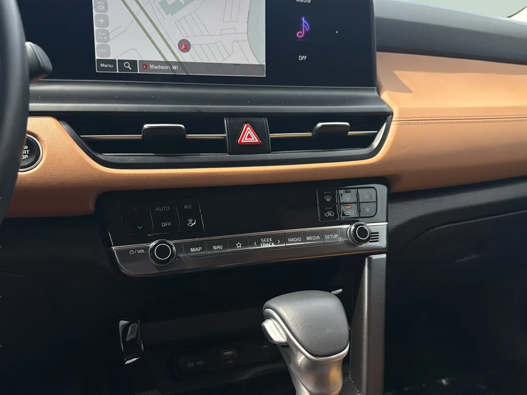 Used 2025 Fusion Black Kia EX image 20