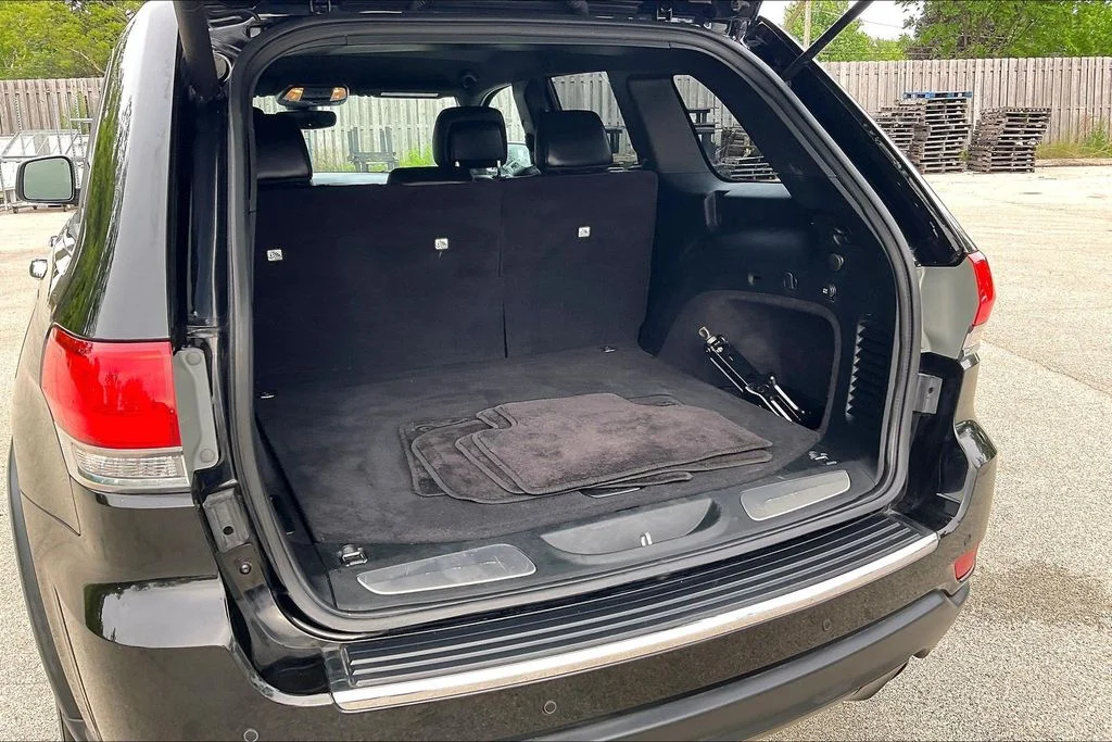 Used 2018 Black Jeep Limited image 27