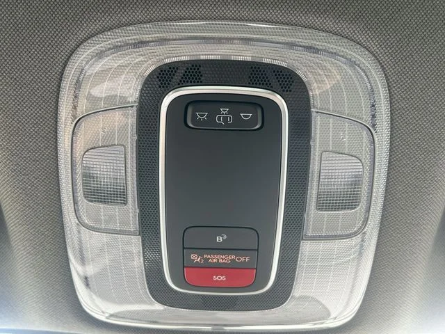Used 2025 White Hyundai SEL Sport image 31