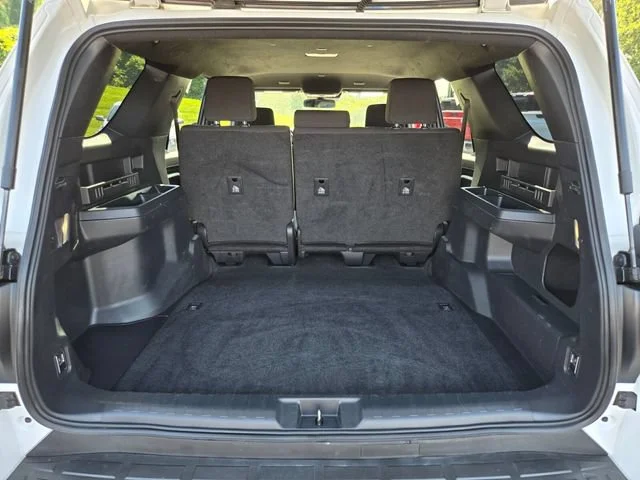 Used 2025 White Toyota SR5 image 18