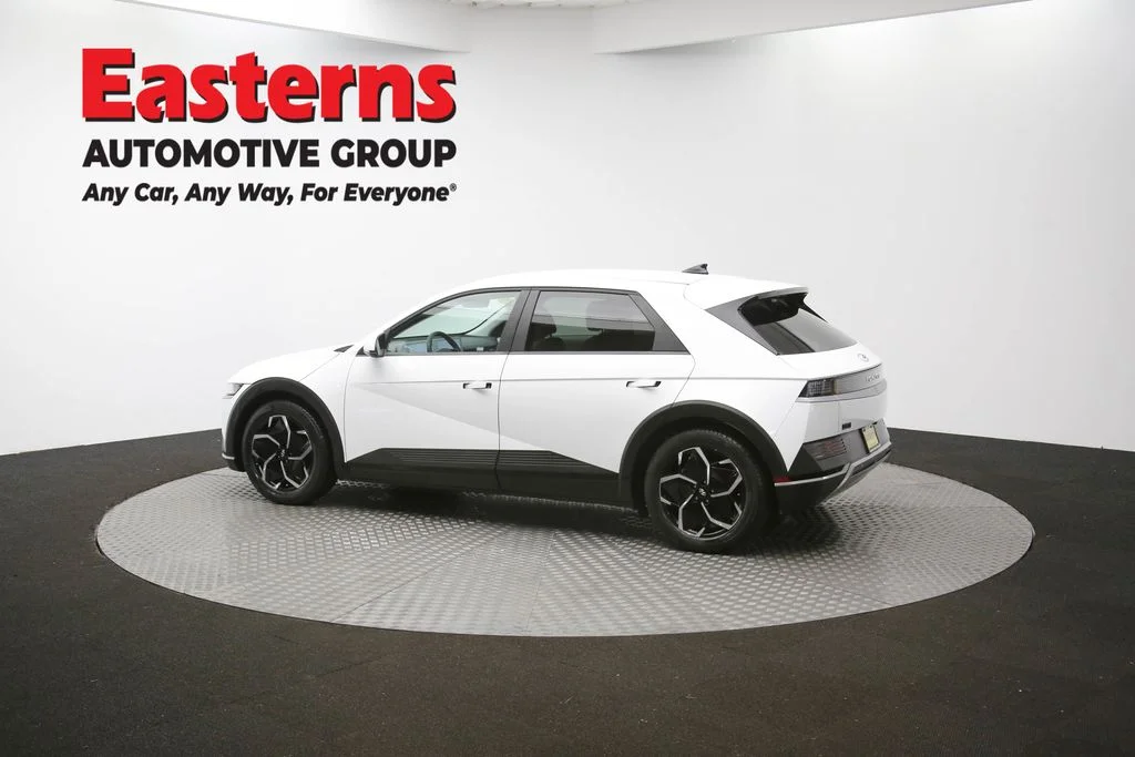 Used 2023 White Hyundai SEL image 62