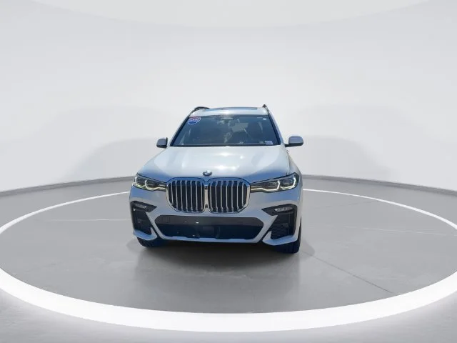 Used 2022 White BMW xDrive40i image 2