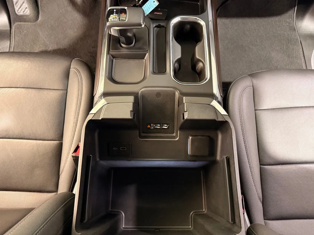 Used 2022 Silver GMC SLT image 22