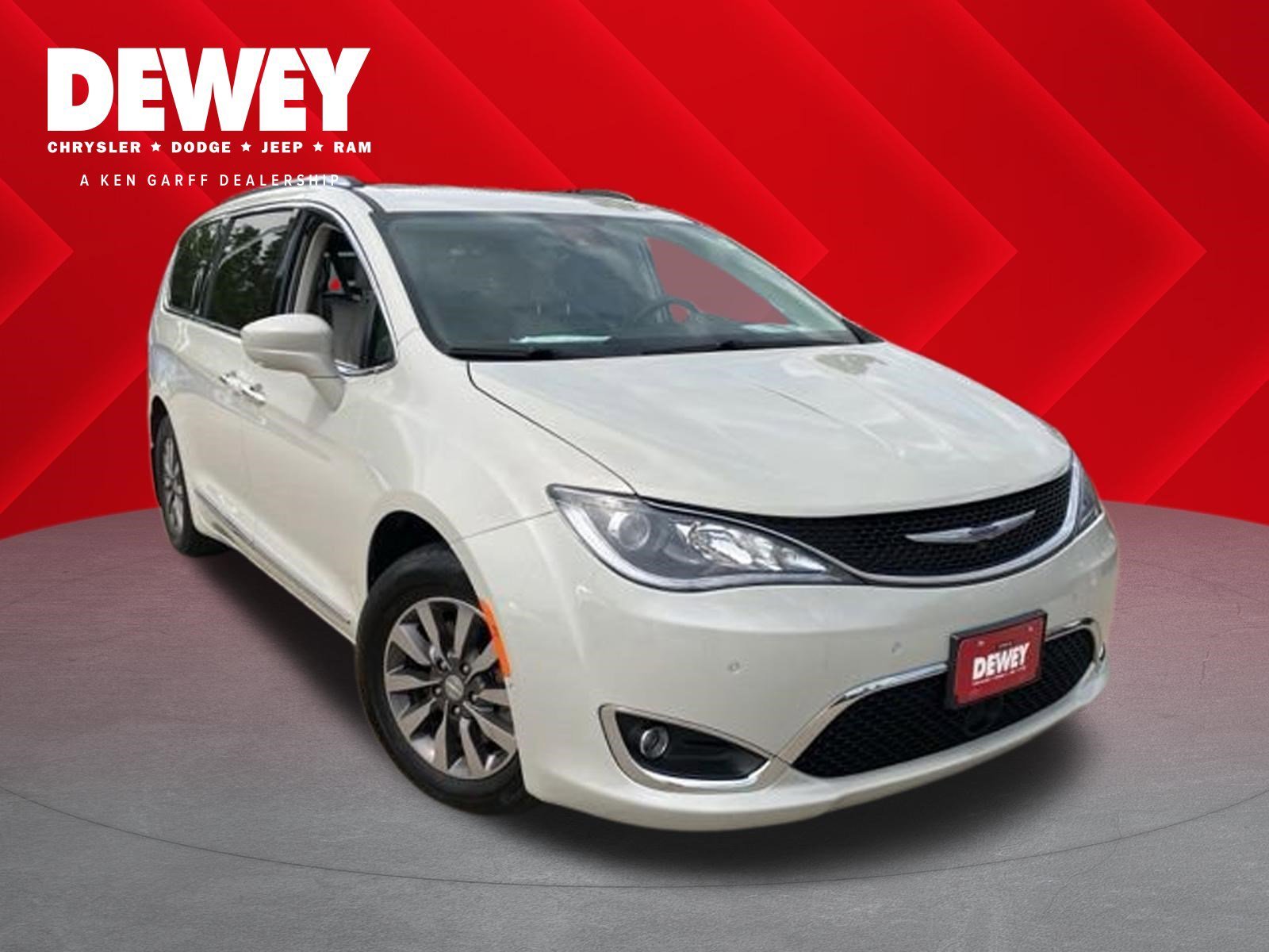 2019 Chrysler Pacifica Touring L Plus's photo