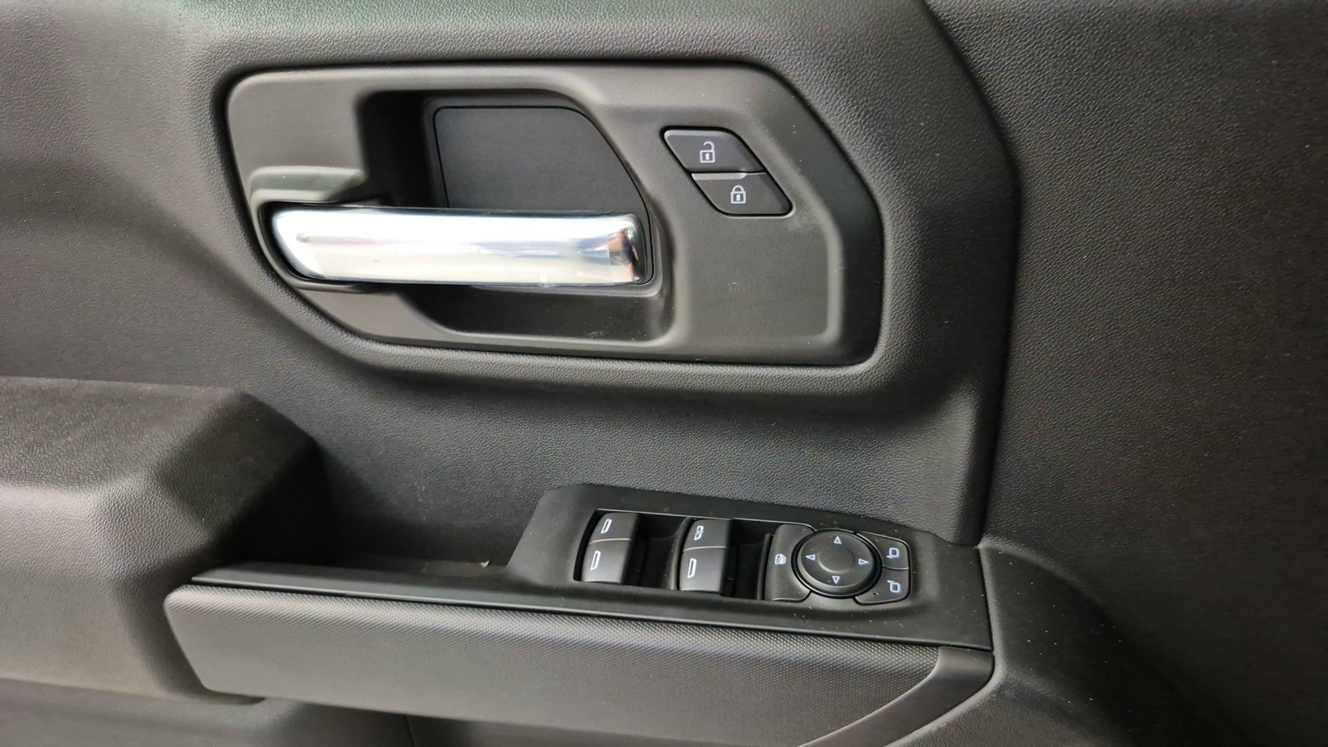 2026 Chevrolet Silverado 1500 Custom - Photo 18