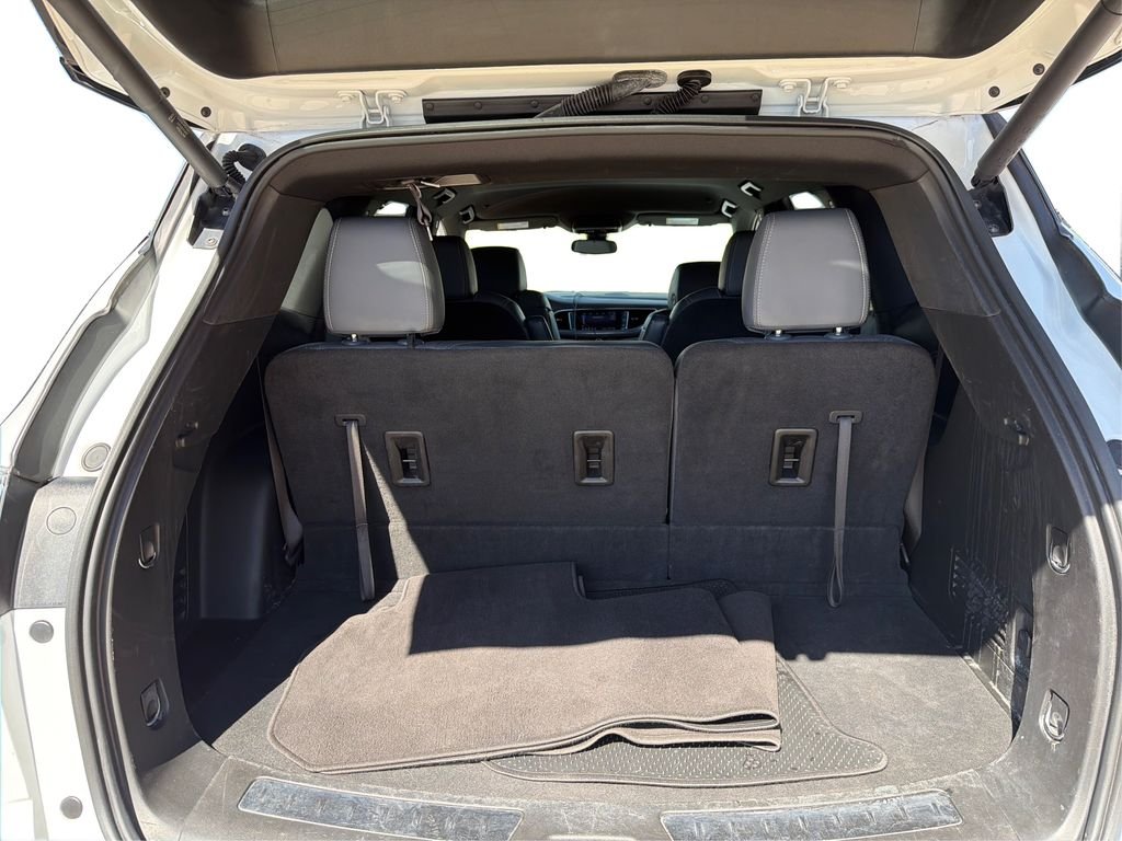 Used 2023 White Buick Essence image 13