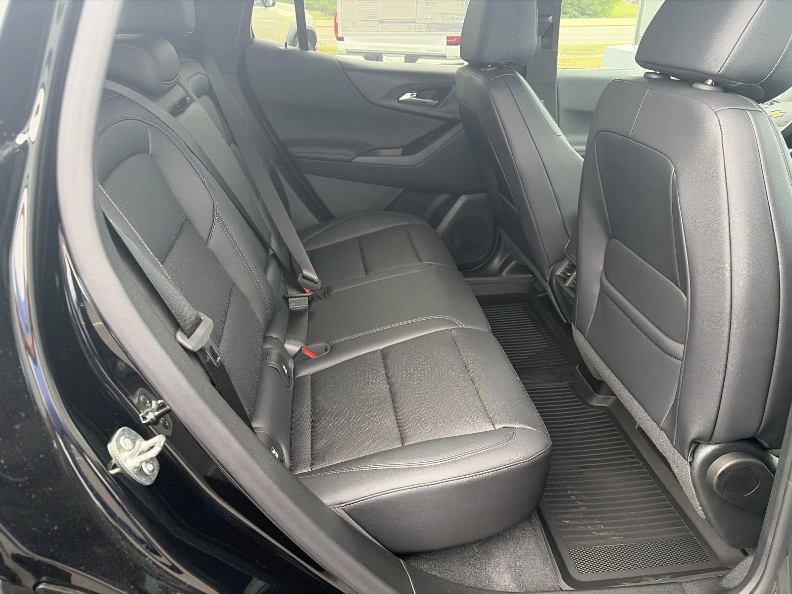 New 2027 Mosaic Black Metallic Chevrolet LT image 11