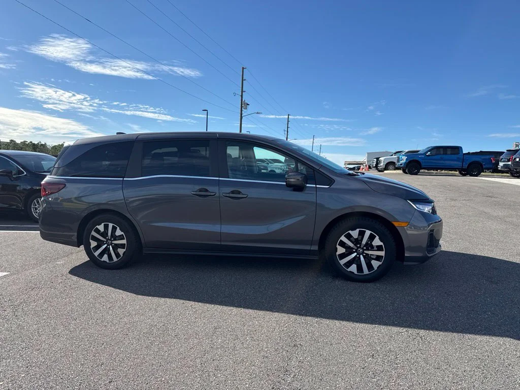 Used 2025 Gray Honda EX-L image 1