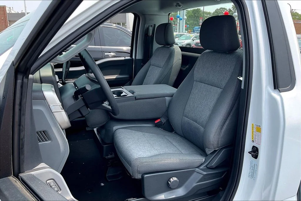 2025 Ford F-350 Super Duty XL - Photo 11