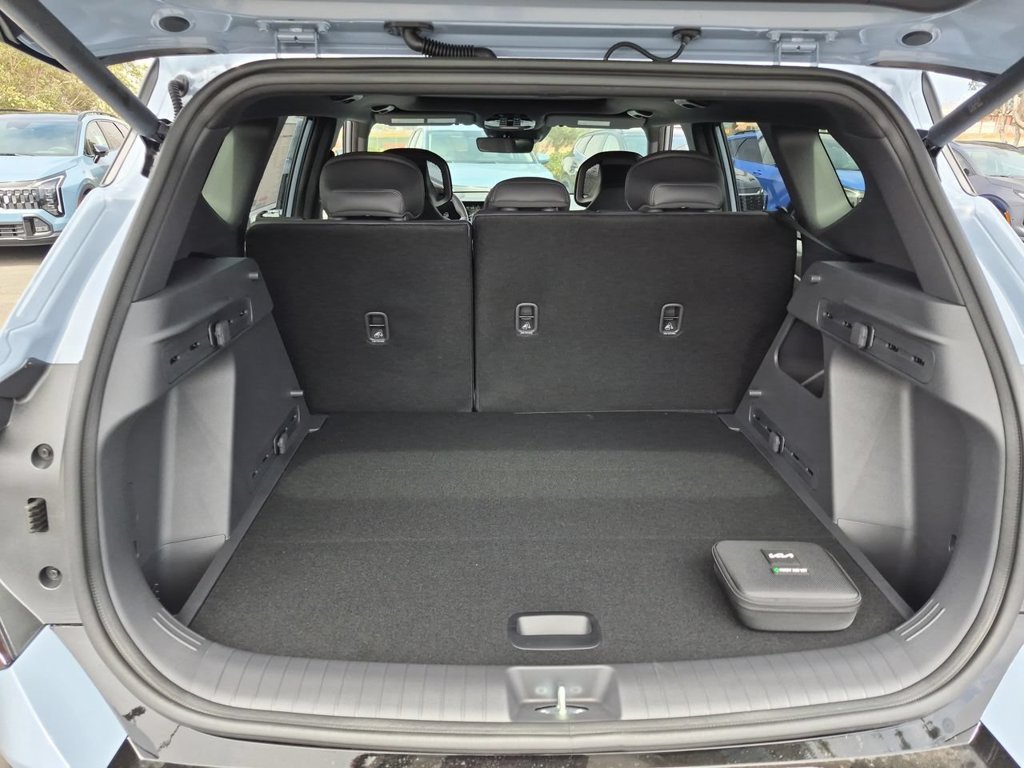 New 2027 Pale Gray Kia X-Line S image 27