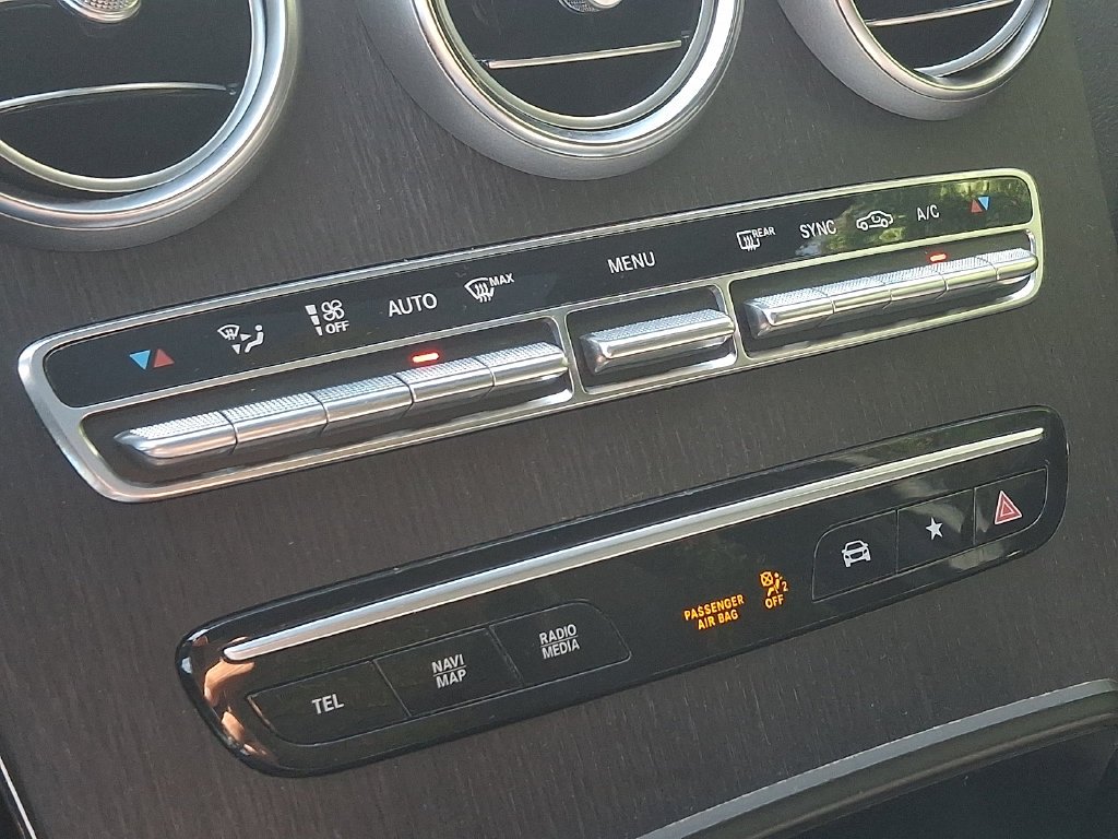 Certified Used 2022  Mercedes-Benz GLC 300 image 16
