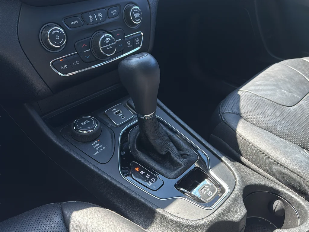 Used 2019 Gray Jeep Limited image 21