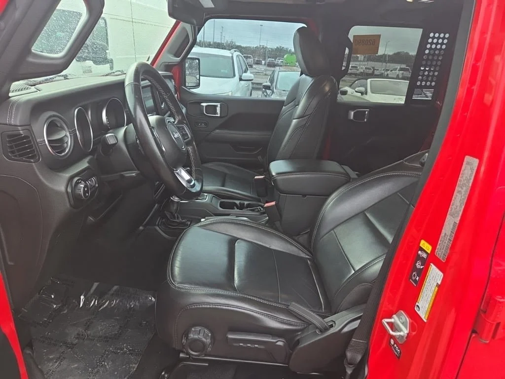 Used 2021 Red Jeep Overland image 9
