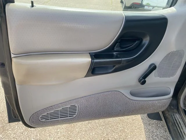Used 1997 Black Ford  image 11