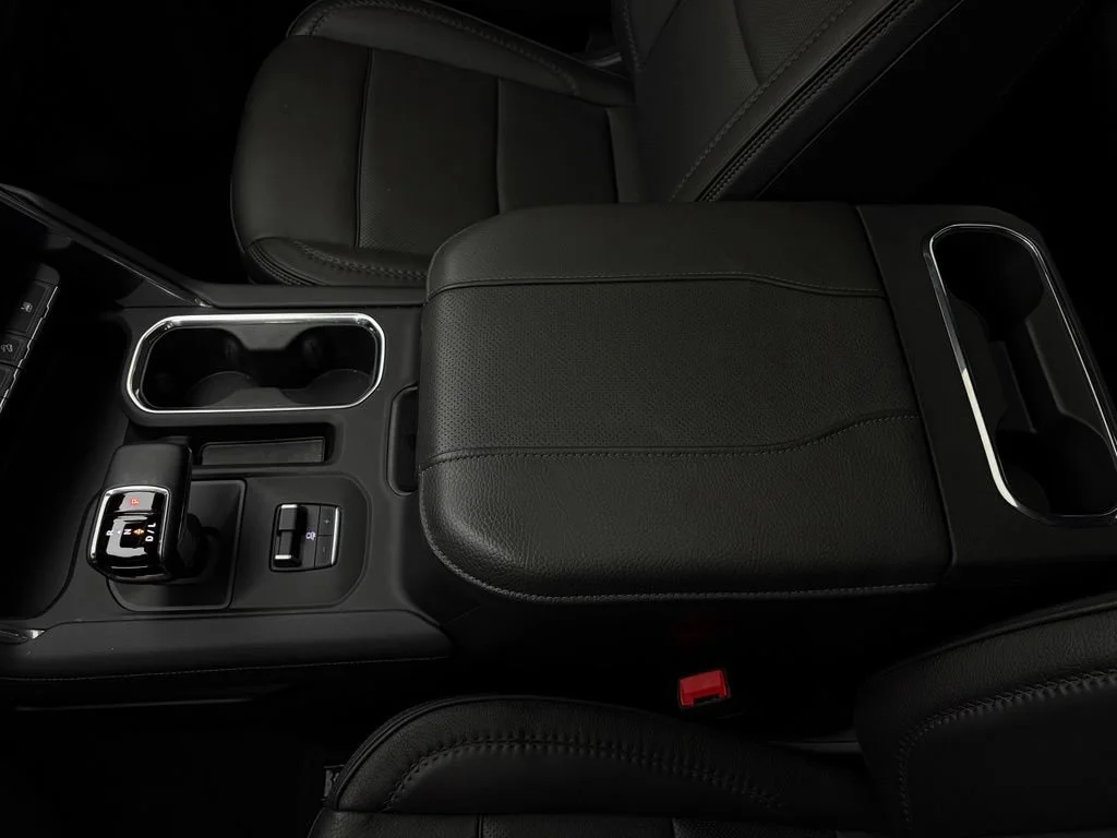 Used 2024 Onyx Black GMC Denali image 29