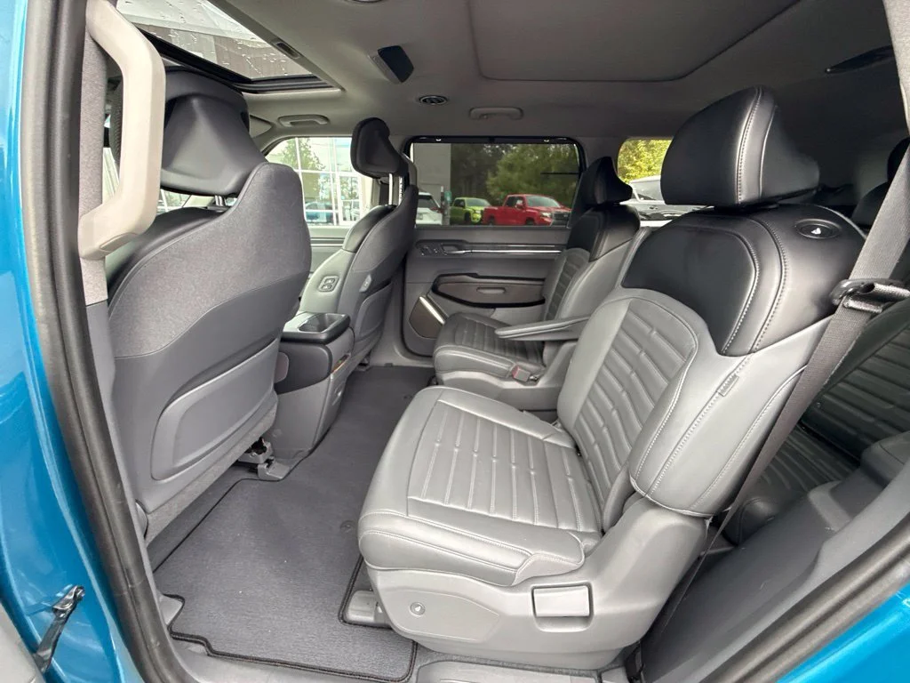Used 2024 Ocean Blue Kia Land image 15