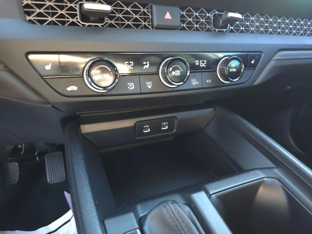 Used 2024 Platinum White Pearl Honda EX CVT image 19