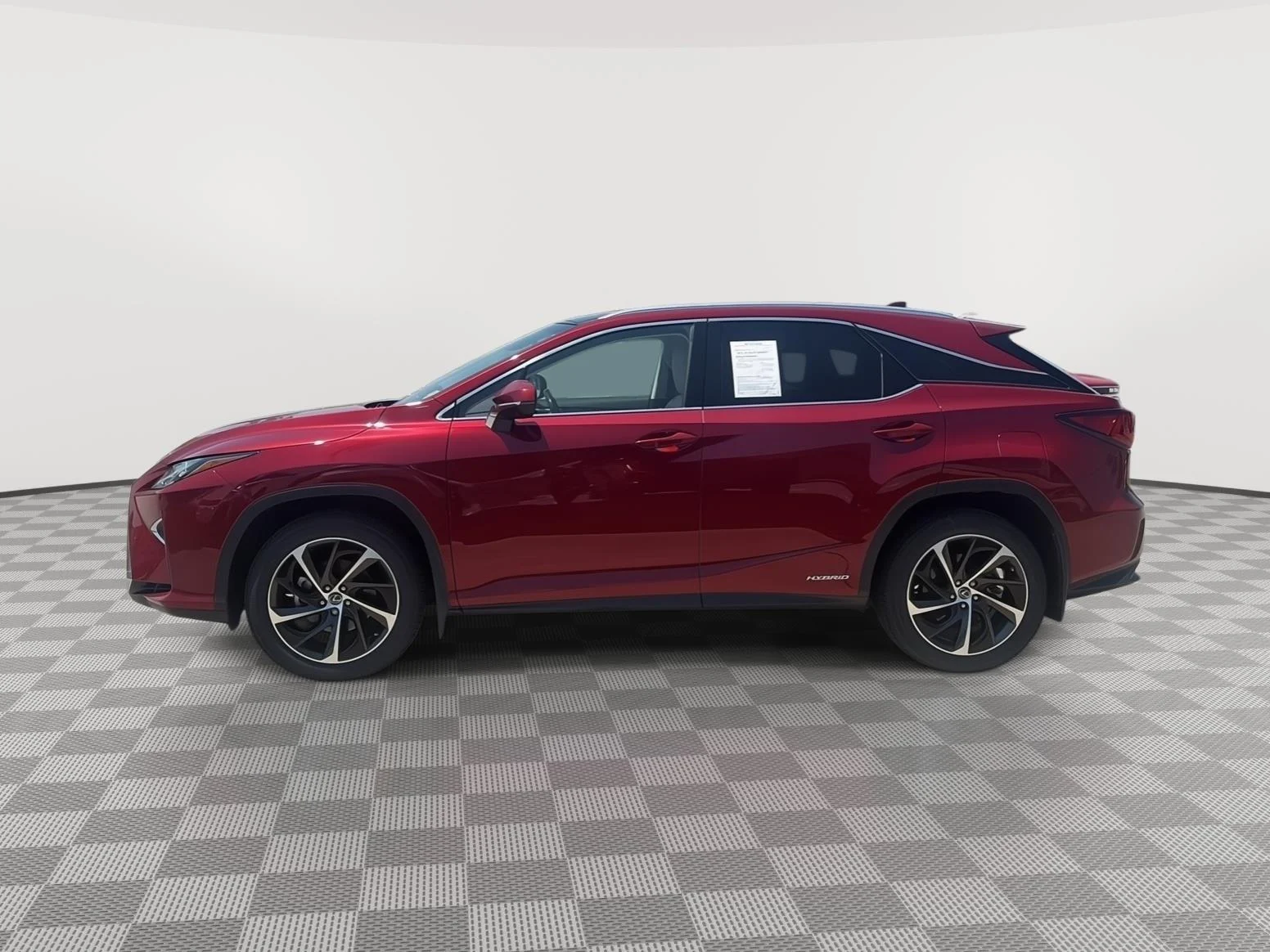 Used 2018 Matador Red Mica Lexus  image 4