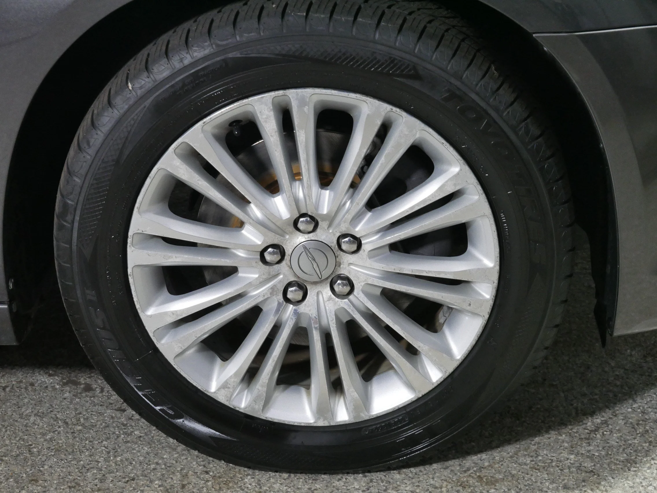 Used 2014 Granite Crystal Metallic Clearcoat Chrysler  image 15