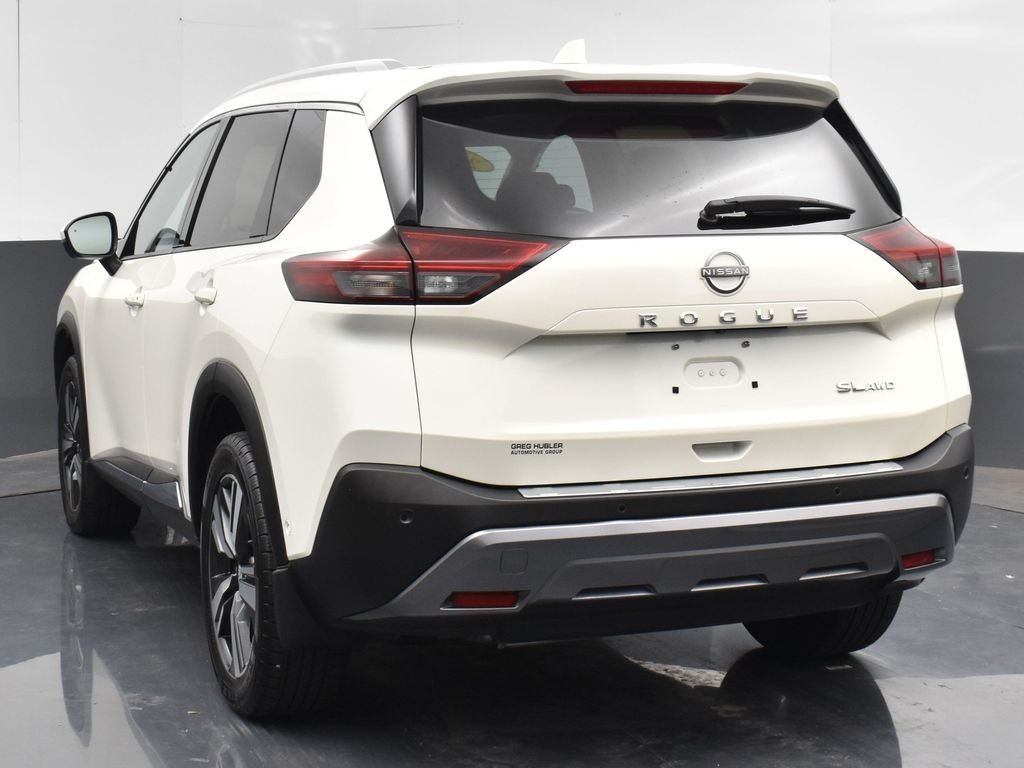 Used 2023 White Nissan SL image 3