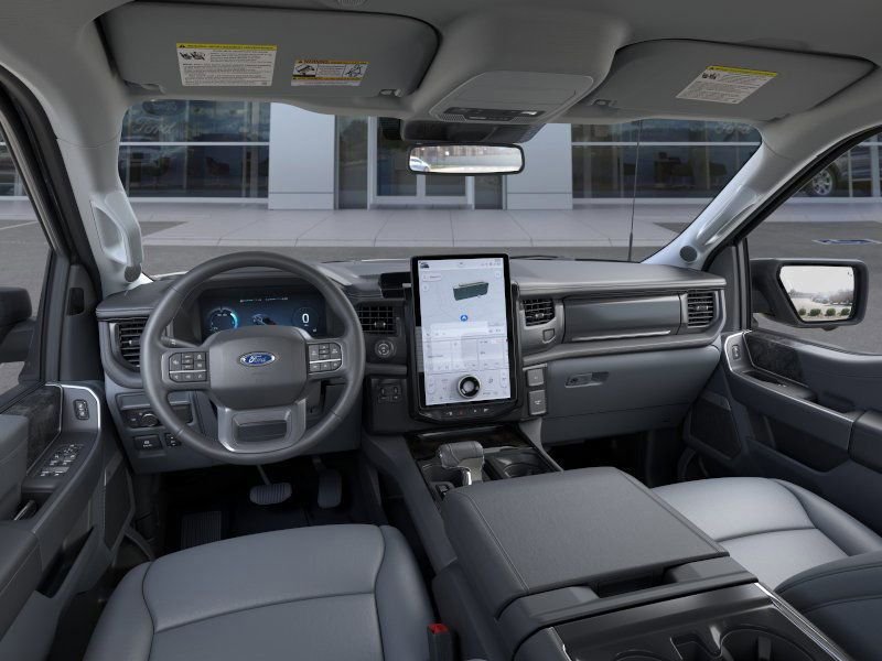 2025 Ford F-150 Lightning Flash - Photo 9