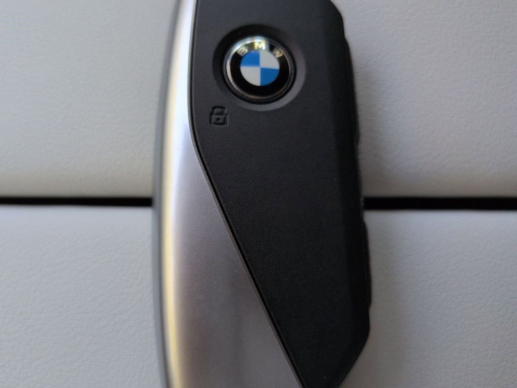 New 2026 Gray Metallic BMW xDrive40i image 30