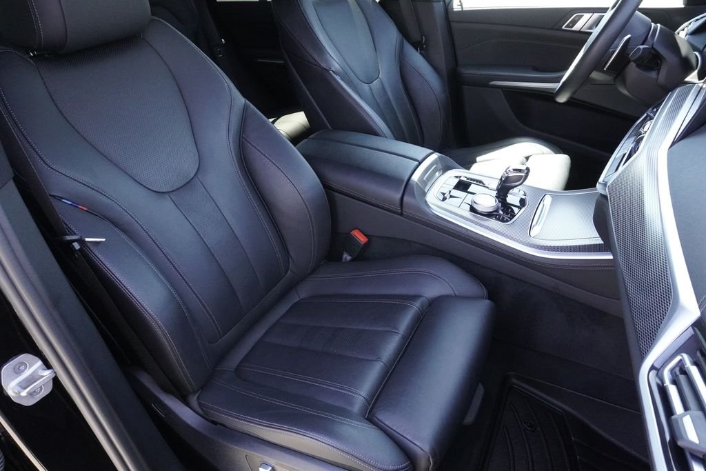 Used 2021 Black BMW xDrive45e image 24