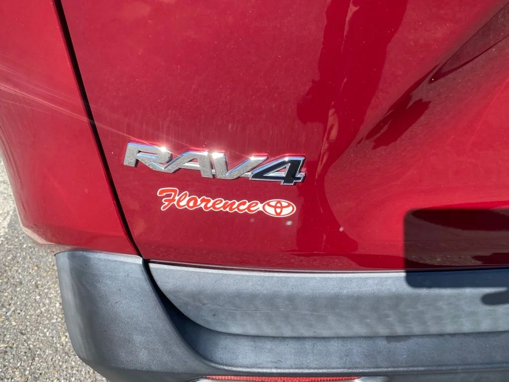 Used 2019 Red Toyota XLE image 14